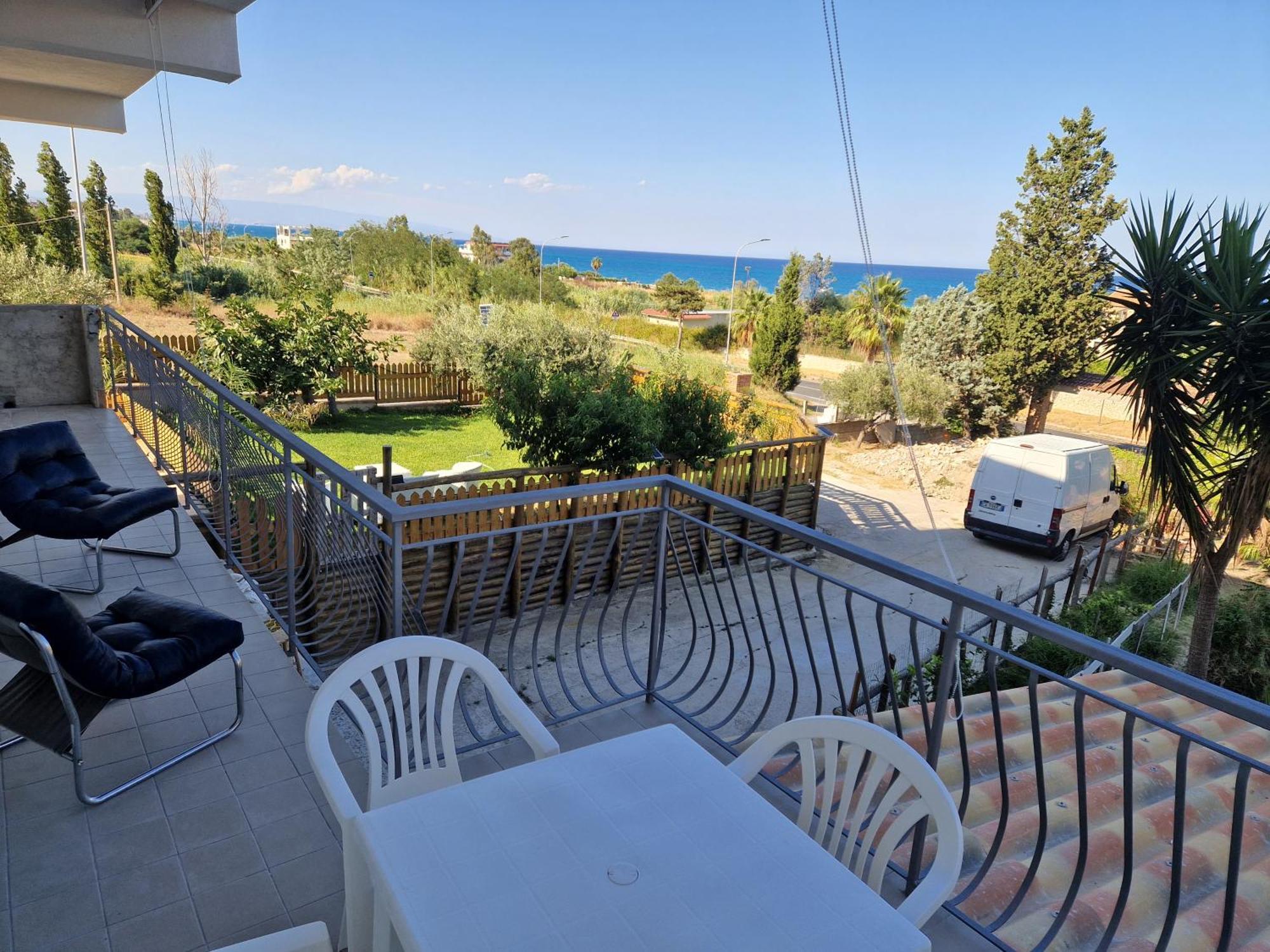 Nina'S House 3 , A 300 Metri Dal Mare Santa Caterina Dello Ionio Marina Exterior foto
